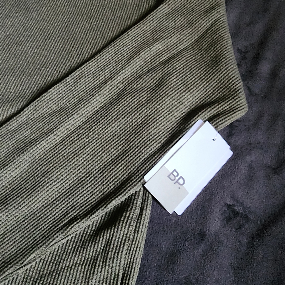 BP Crop Top - Picture 6 of 6